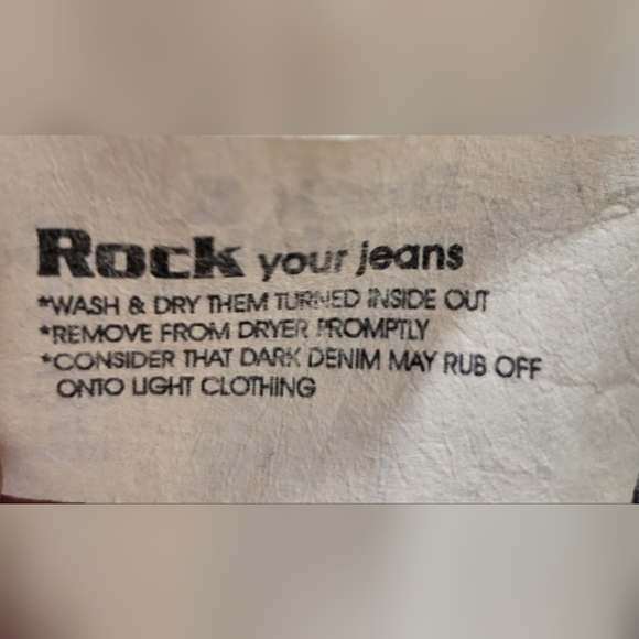 Rock &:Republic Dark Blue Jeans w/chain Details On Pockets- Size 30 Waist - Picture 3 of 13